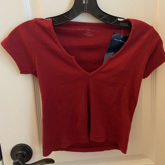 Brandy Melville Tops - NWT brandy melville richie top